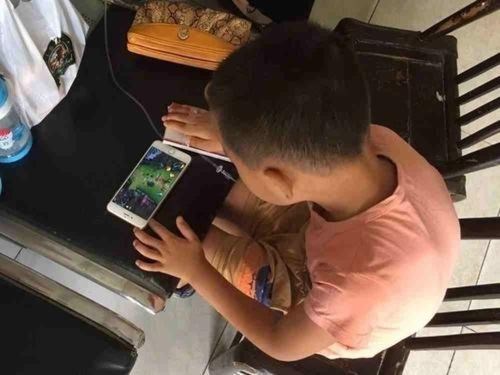 小孩玩游戏充钱,家长如何防范与引导