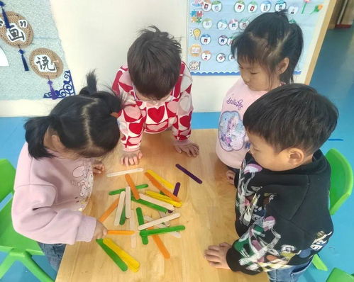 小班幼儿游戏特点,探索与成长的快乐乐园